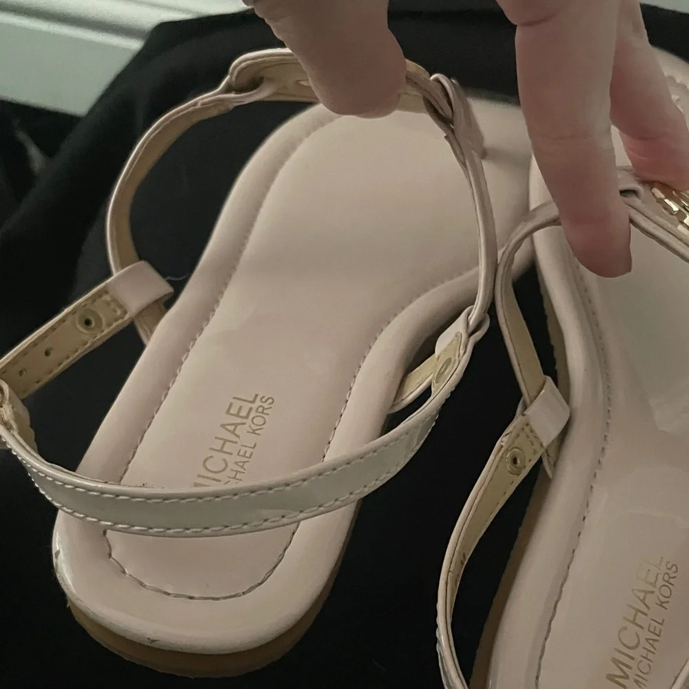 Michael Kors Blush Sandals with Gold Emblem - Picture 7 of 12